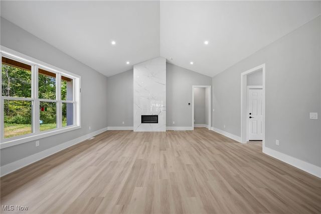 2069 Mattingly Road, Hinckley, OH 44233