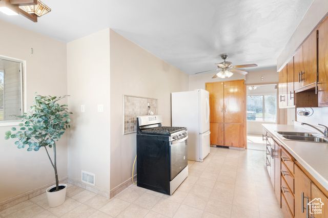 264 W INTERNATIONAL AVE, Tooele, UT 84074