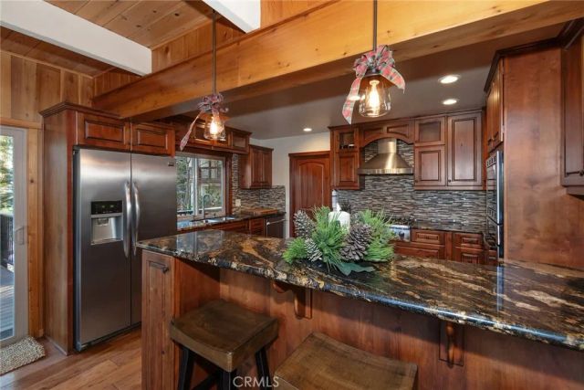 26621 Thunderbird Drive, Lake Arrowhead, CA 92352