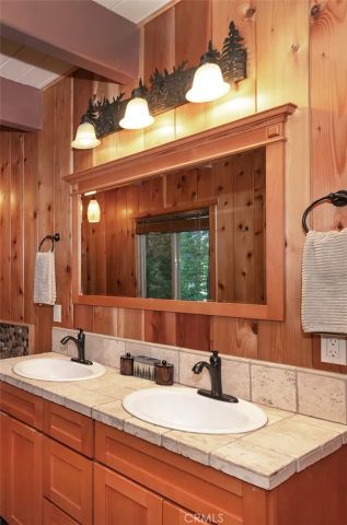 26621 Thunderbird Drive, Lake Arrowhead, CA 92352