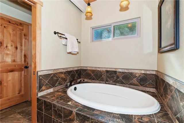 26621 Thunderbird Drive, Lake Arrowhead, CA 92352