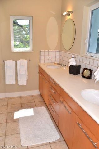 56 Gulf Shore BLVD S, Naples, FL 34102