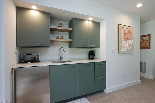 56 Gulf Shore BLVD S, Naples, FL 34102