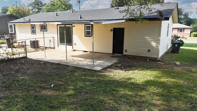 113 LINDA Drive, Warner Robins, GA 31093