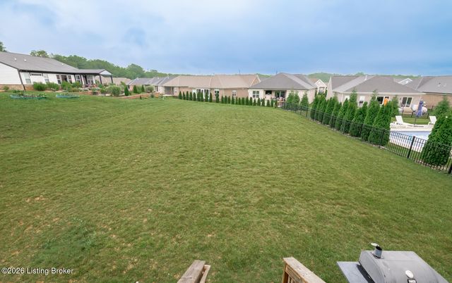 15803 Stonehouse Ct, Louisville, KY 40245