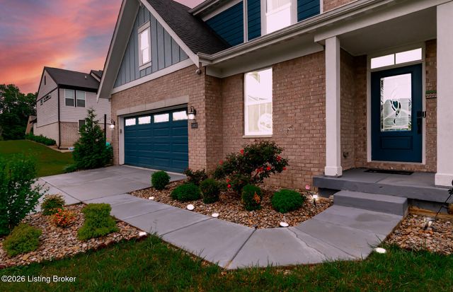 15803 Stonehouse Ct, Louisville, KY 40245