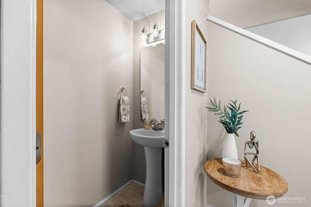 10005 Cole Court SE, Yelm, WA 98597