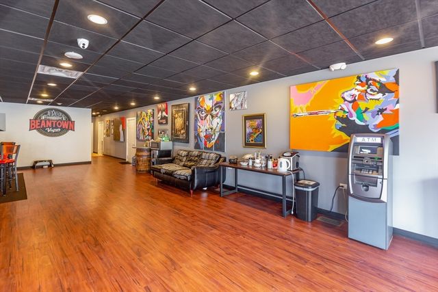 24 Samoset St, Plymouth, MA 02360