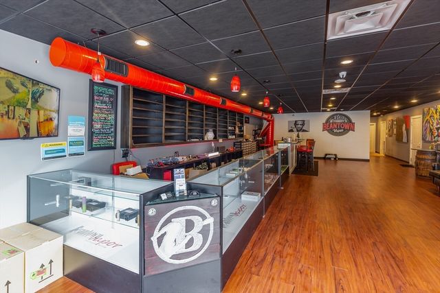 24 Samoset St, Plymouth, MA 02360