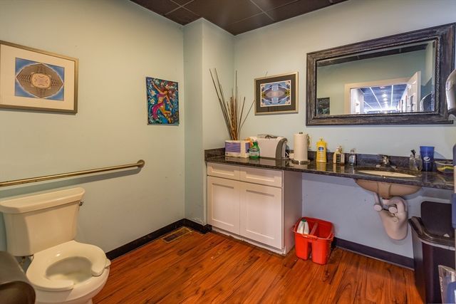 24 Samoset St, Plymouth, MA 02360