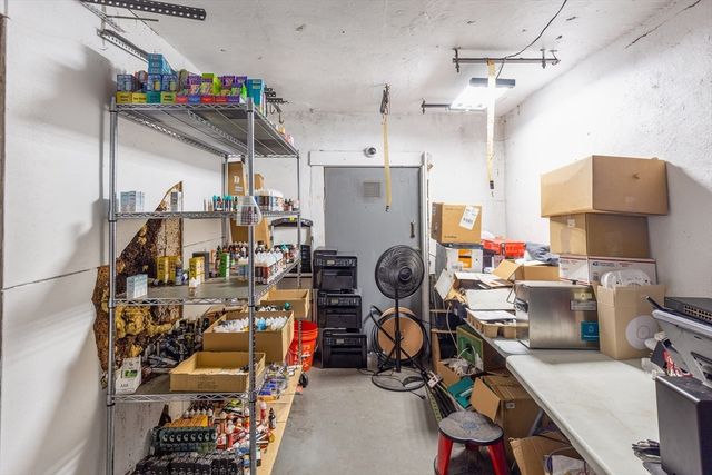 24 Samoset St, Plymouth, MA 02360