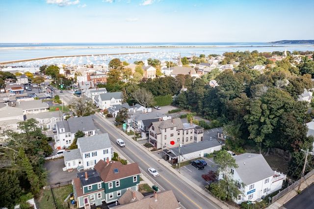 24 Samoset St, Plymouth, MA 02360