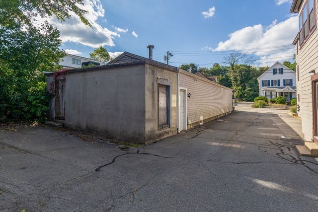 24 Samoset St, Plymouth, MA 02360