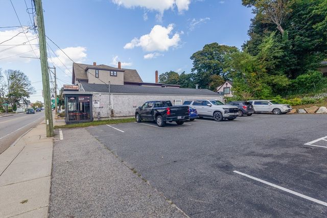 24 Samoset St, Plymouth, MA 02360