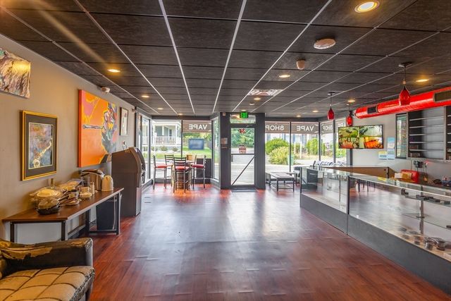 24 Samoset St, Plymouth, MA 02360