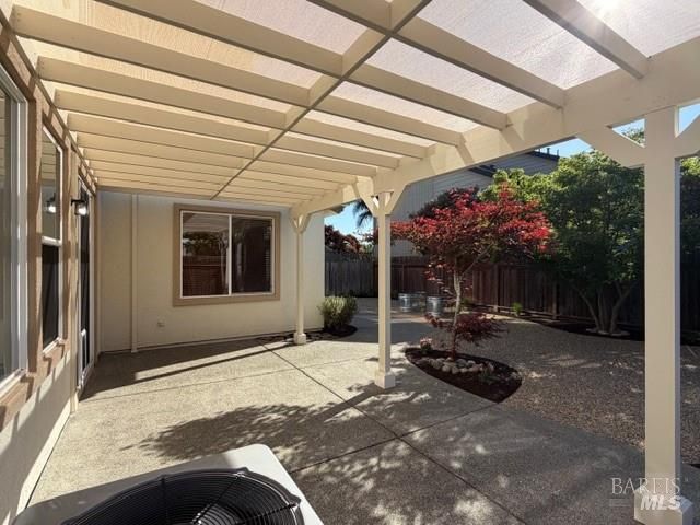 1545 Jainine St, Santa Rosa, CA 95403