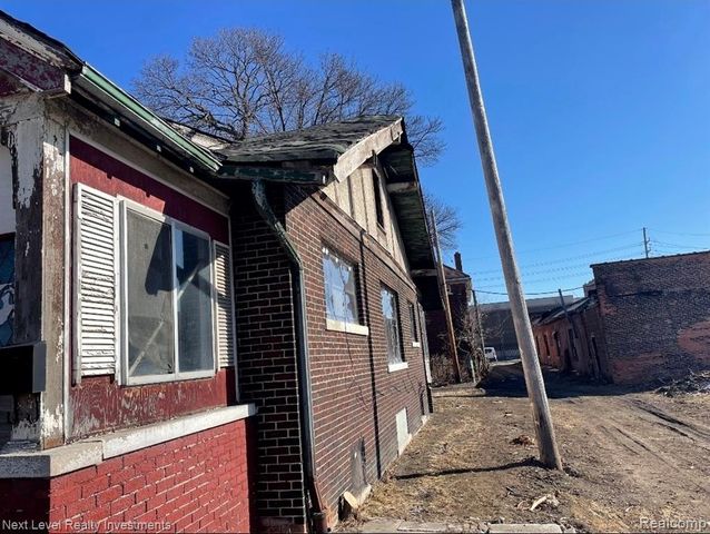 1695 Monterey Street, Detroit, MI 48206