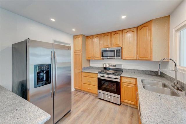 1803 Debra Lane, Vista, CA 92084