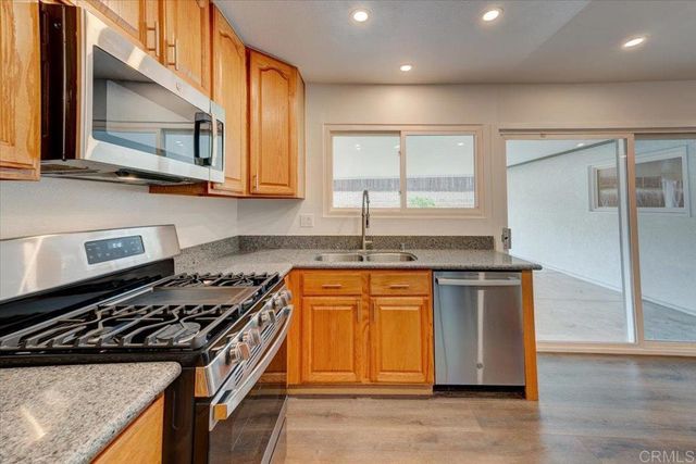 1803 Debra Lane, Vista, CA 92084