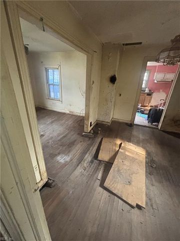 1807 E Washington ST, Suffolk, VA 23434