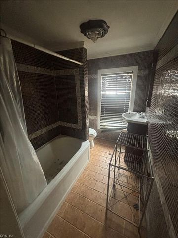 1807 E Washington ST, Suffolk, VA 23434