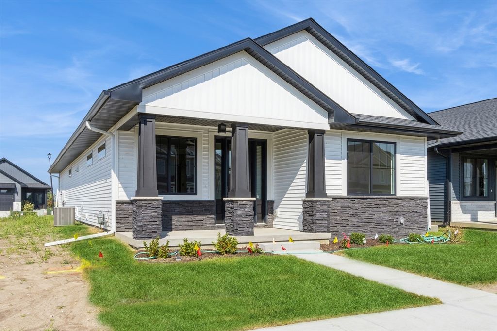 770 Clover Hill Drive, North Liberty, IA 52317