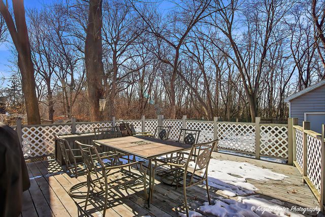 42224 N Lakeview Drive, Antioch, IL 60002