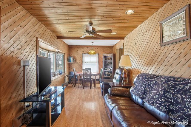 42224 N Lakeview Drive, Antioch, IL 60002