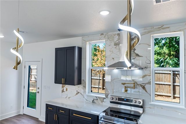 2701 W Bonnie Lane, Rogers, AR 72758