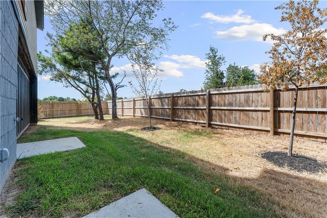2701 W Bonnie Lane, Rogers, AR 72758