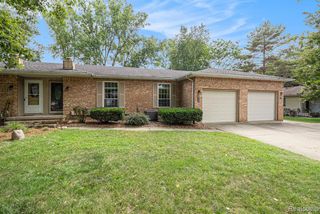 2497 Golden Shores Drive, Fenton, MI 48430