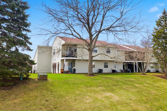 36 Gant Circle H, Streamwood, IL 60107