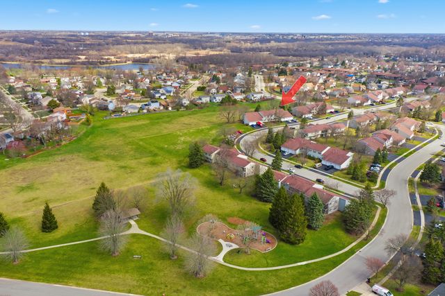 36 Gant Circle H, Streamwood, IL 60107