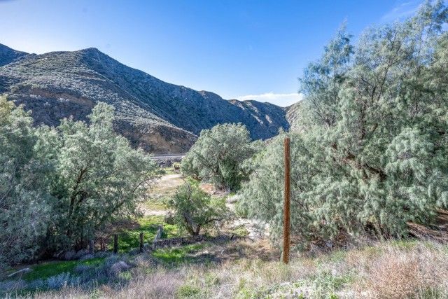 12571 Capra, Agua Dulce, CA 91390