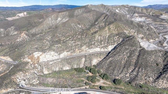 12571 Capra, Agua Dulce, CA 91390