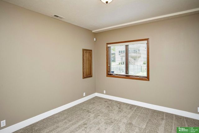 17010 Burdette Street, Omaha, NE 68116