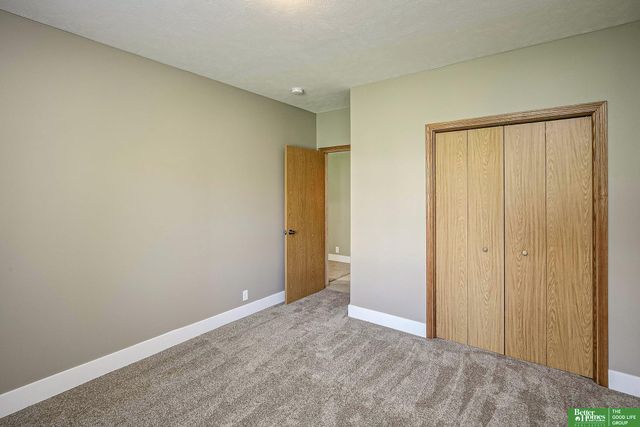 17010 Burdette Street, Omaha, NE 68116