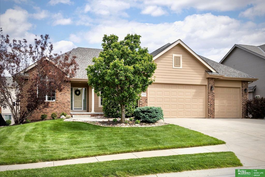 17010 Burdette Street, Omaha, NE 68116