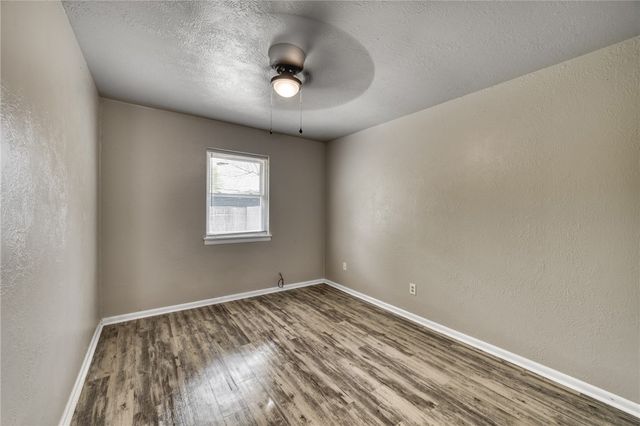 704 Llano, College Station, TX 77845