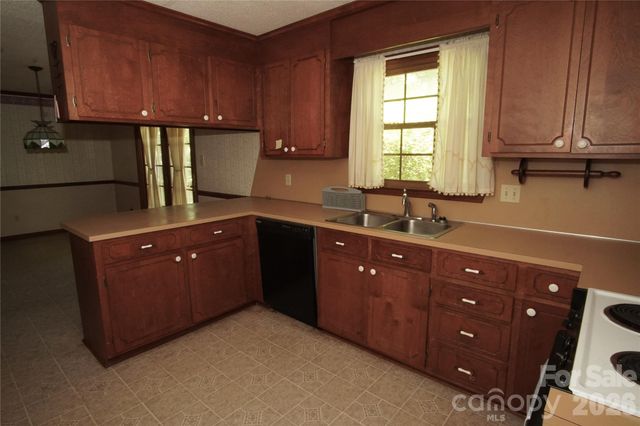 1534 Daybreak Ridge Road, Kannapolis, NC 28081