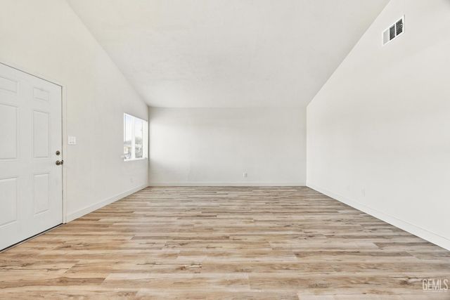 5001 Lawrence Court, Bakersfield, CA 93309