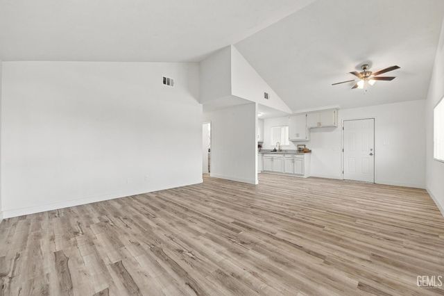 5001 Lawrence Court, Bakersfield, CA 93309