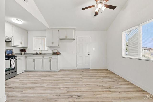5001 Lawrence Court, Bakersfield, CA 93309