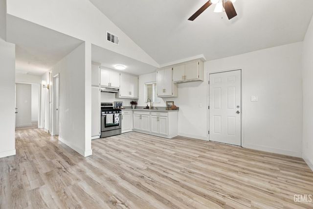 5001 Lawrence Court, Bakersfield, CA 93309