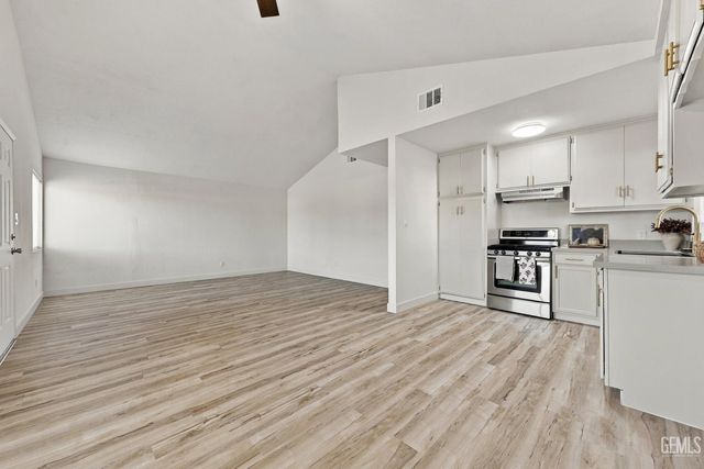 5001 Lawrence Court, Bakersfield, CA 93309