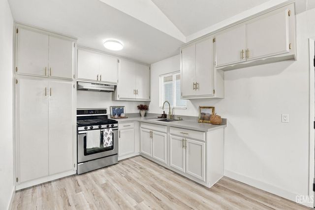 5001 Lawrence Court, Bakersfield, CA 93309