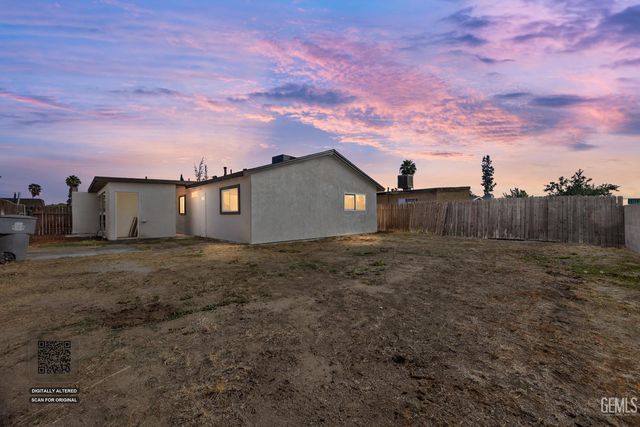 5001 Lawrence Court, Bakersfield, CA 93309