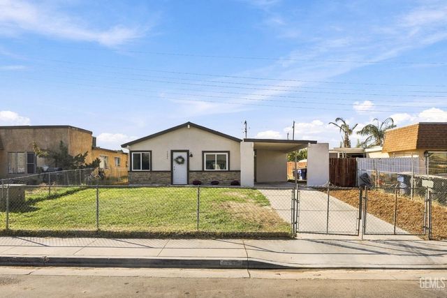 5001 Lawrence Court, Bakersfield, CA 93309