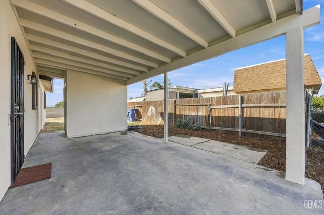 5001 Lawrence Court, Bakersfield, CA 93309
