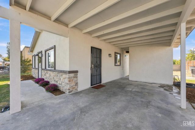 5001 Lawrence Court, Bakersfield, CA 93309